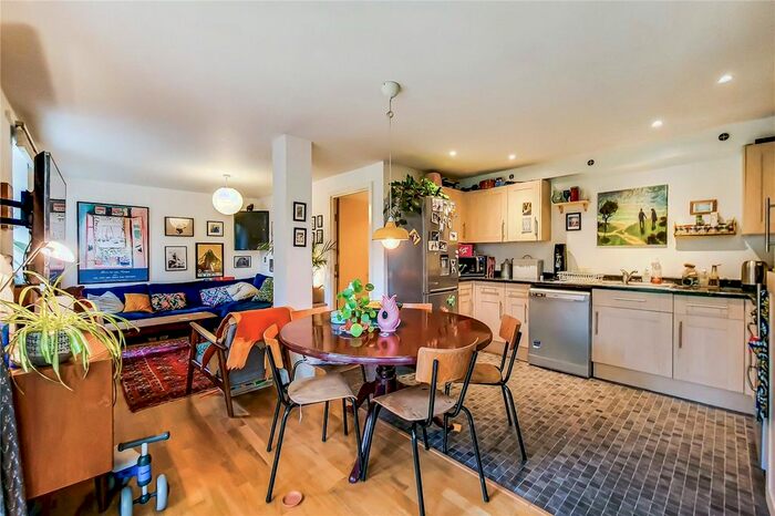 2 Bedroom Flat To Rent In Elderton House, Hicken Road, Brixton, London, SW2