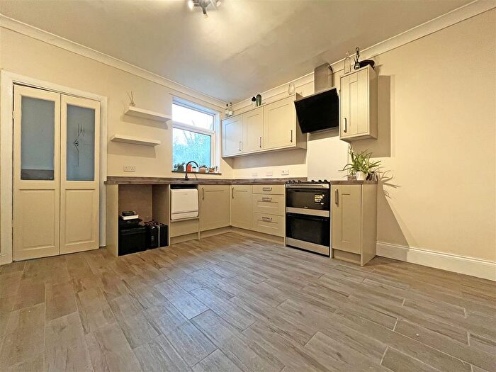 2 Bedroom End Of Terrace House To Rent In Bestwood Road, Bulwell, Nottingham, NG6