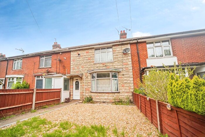 3 Bedroom Terraced House For Sale In Wimpson Lane, Southampton, Hampshire, SO16