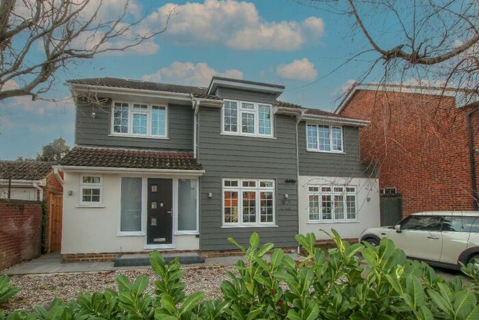 5 Bedroom Detached House To Rent In Steeple Way, Brentwood, Essex, CM15