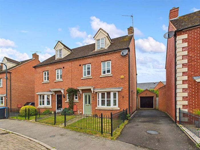 4 Bedroom Semi-Detached House For Sale In Amis Way, Stratford-Upon-Avon, CV37