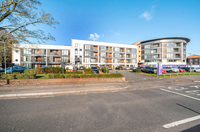 2 Bedroom Apartment For Sale In Church Street, Dunstable, Bedfordshire, LU5