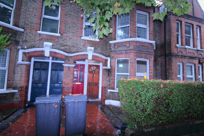 2 Bedroom Flat To Rent In Edward Road, Walthamstow, E17