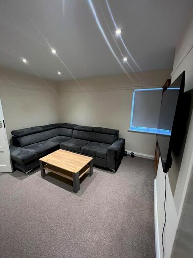 2 Bedroom Flat To Rent In Philip Lane, London, N15