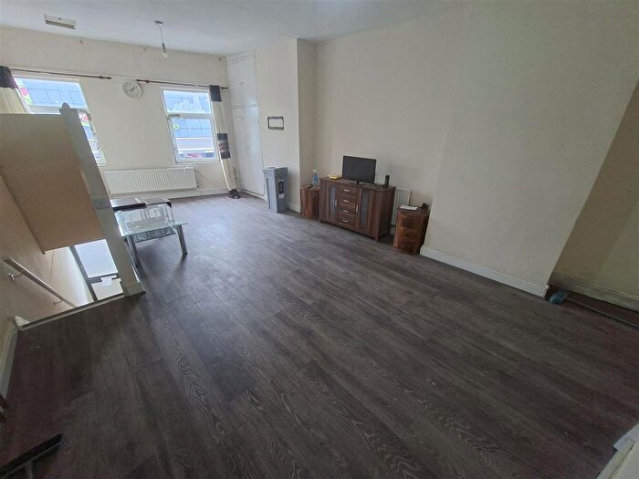 Studio To Rent In City Road, Cardiff, CF24