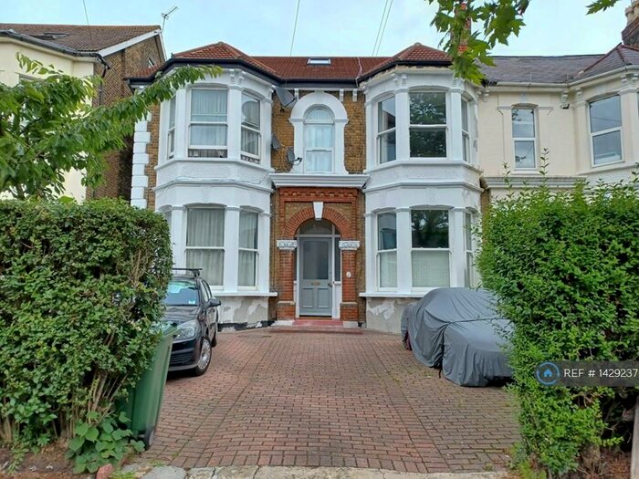 2 Bedroom Flat To Rent In Fairlop Road, London, E11