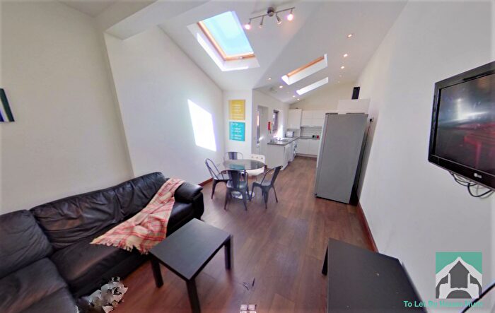 5 Bedroom Terraced House To Rent In Newton Grove, Dartmouth Road, Birmingham, B29