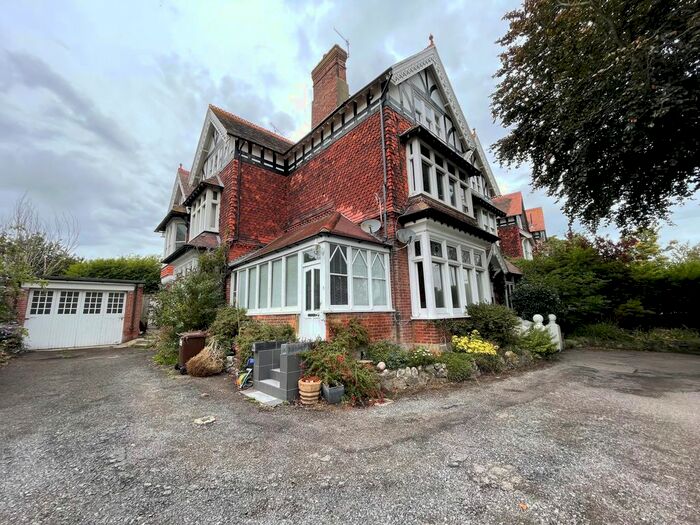 2 Bedroom Flat To Rent In Upper Avenue, Eastbourne, BN21