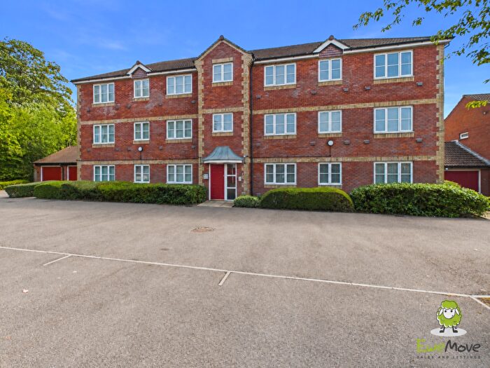 2 Bedroom Flat For Sale In Breadels Court Breadels Field, Beggarwood, Basingstoke, Hampshire, RG22