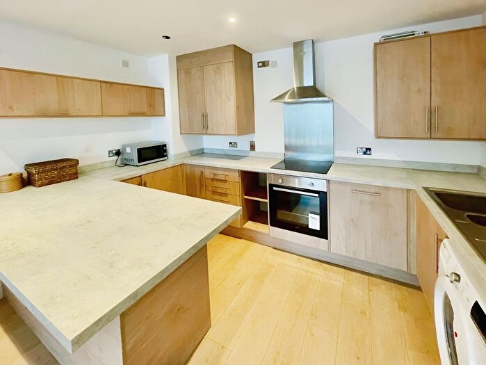 2 Bedroom Flat To Rent In Albion Street, Leeds, West Yorkshire, LS2
