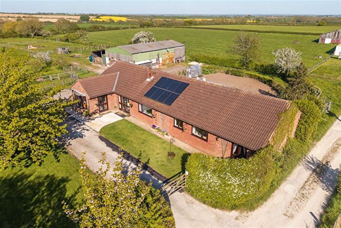4 Bedroom Detached Bungalow For Sale In Hawksley Farm Bungalow, Upton, Retford, Nottinghamshire, DN22