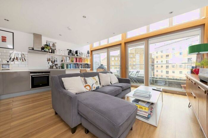 2 Bedroom Flat To Rent In Tudor Road, Victoria Park, E9