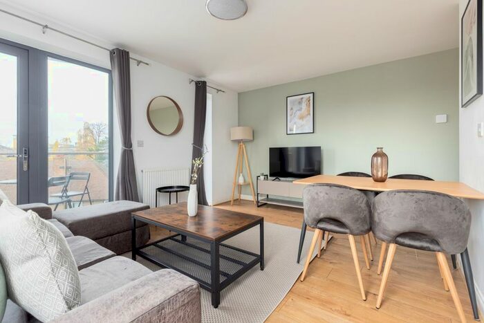 2 Bedroom Flat To Rent In Ajax Avenue, London, NW9