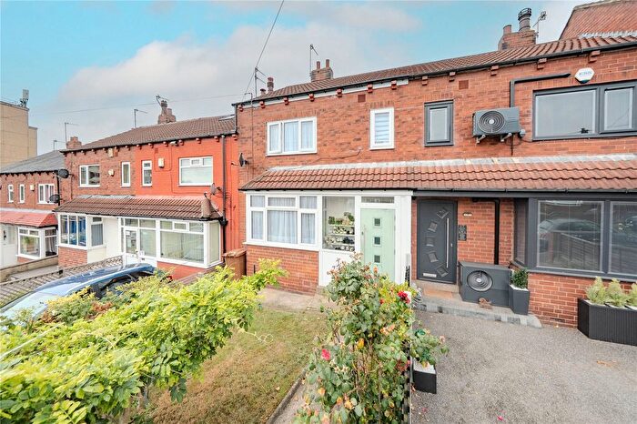 3 Bedroom Terraced House For Sale In Raynville Mount, Leeds, LS13