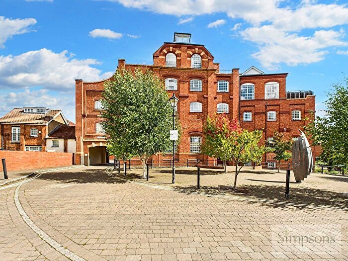3 Bedroom Flat For Sale In Coopers Lane, Abingdon, OX14