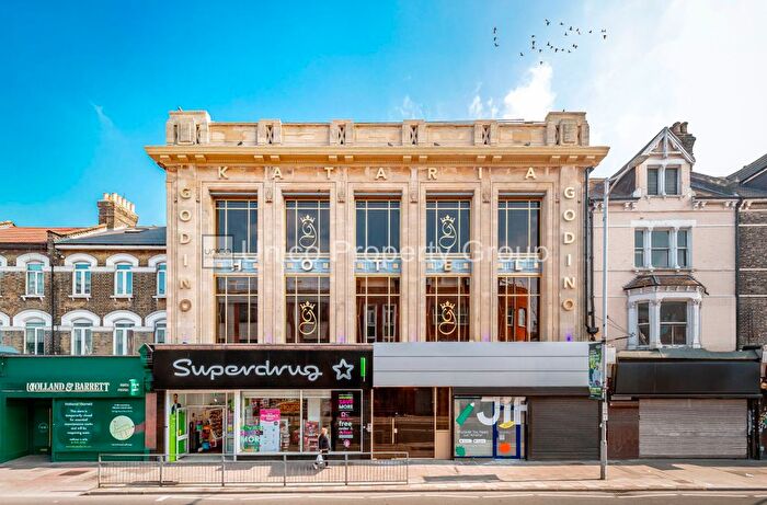 Studio To Rent In Cranbrook Road, Ilford, IG1