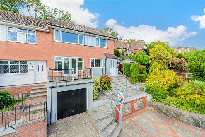 3 Bedroom End Of Terrace House For Sale In Pilgrims Way, Cuxton, Rochester, Kent, ME2