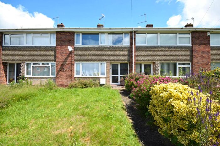 3 Bedroom Terraced House For Sale In Farm Close, Chalgrove, OX44