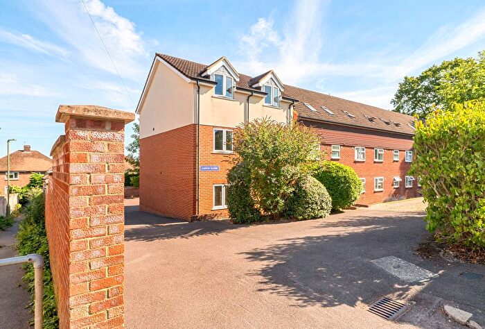 2 Bedroom Flat For Sale In Larch Close, Oxford, Oxfordshire, OX2