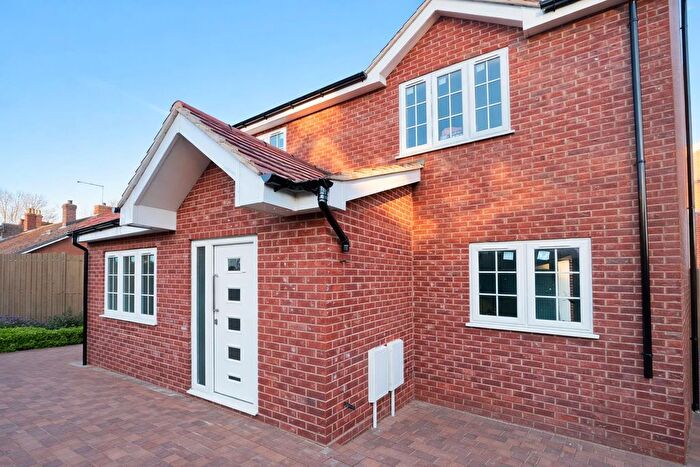 4 Bedroom Detached House For Sale In Compton Close, Earley, Reading, RG6