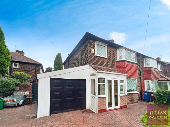 3 Bedroom Semi-Detached House For Sale In Longford Road West, Reddish, Stockport, SK5