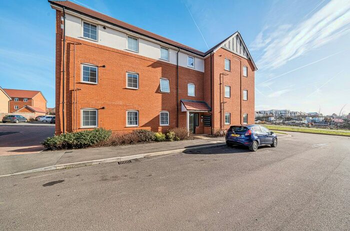 1 Bedroom Flat For Sale In Lark Lane, Harlow, CM17