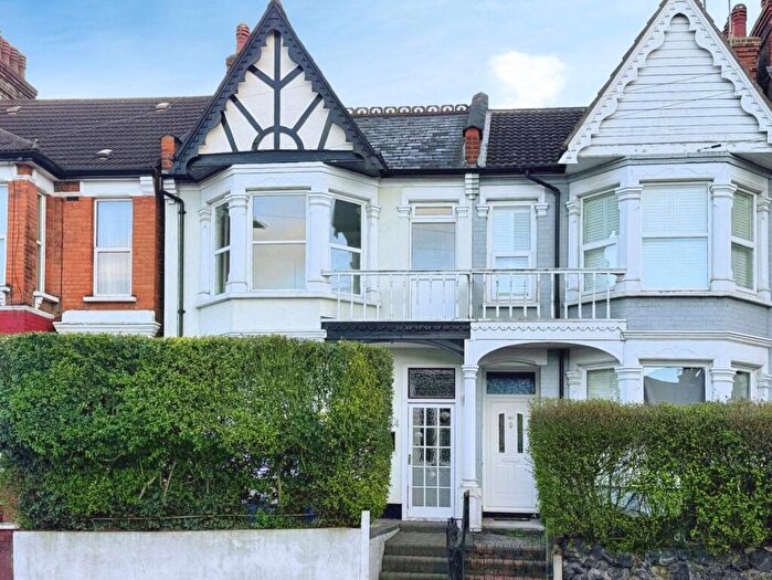 3 Bedroom Semi Detached House For Sale In West Road, Westcliff-on-Sea, Essex, SS0