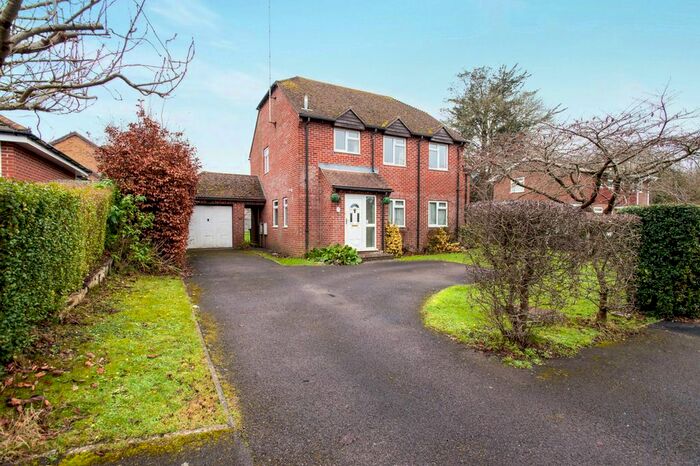 4 Bedroom Detached House To Rent In Glen Dale, Rowland's Castle, PO9