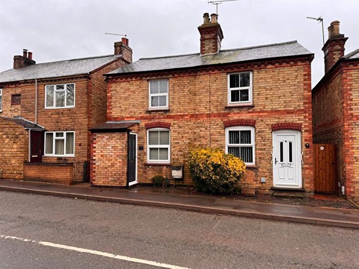 2 Bedroom Semi Detached House To Rent In Coventry Street, Southam, CV47