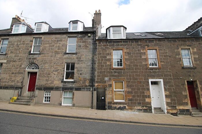 2 Bedroom Flat To Rent In Queen Street, Stirling, FK8