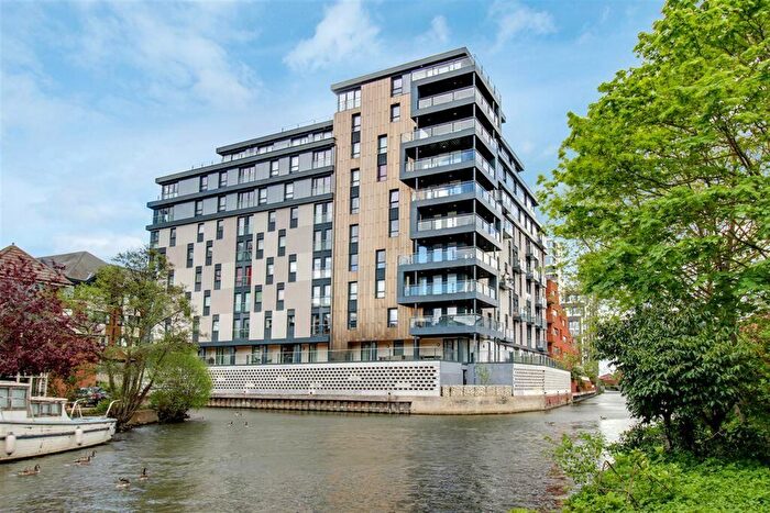 2 Bedroom Flat To Rent In Kennet House, Reading, RG1