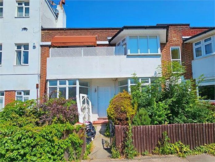 2 Bedroom Apartment To Rent In London Road, Leigh On Sea, Leigh On Sea, SS9