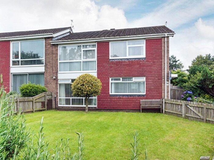 2 Bedroom Flat For Sale In Beckside Gardens, Newcastle Upon Tyne, Tyne And Wear, NE5