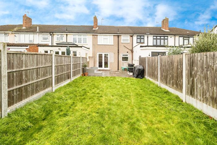 3 Bedroom Terraced House For Sale In Carnforth Gardens, Hornchurch, RM12