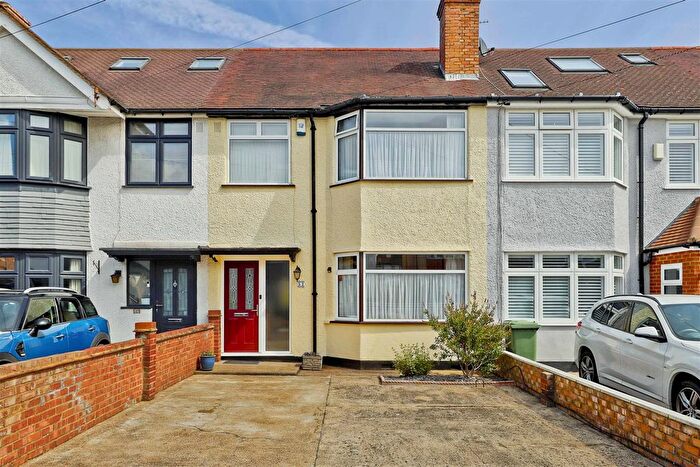 3 Bedroom Terraced House For Sale In Richmond Avenue, Hillingdon, UB10