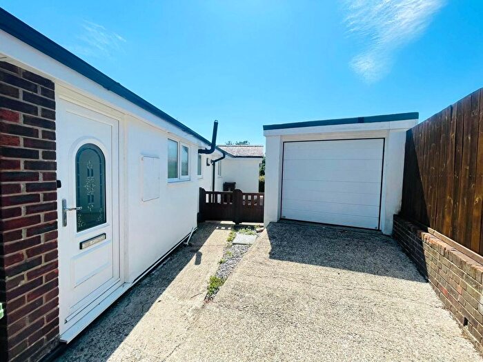 3 Bedroom Bungalow For Sale In Bryn Tyddyn, Criccieth, Gwynedd, LL52