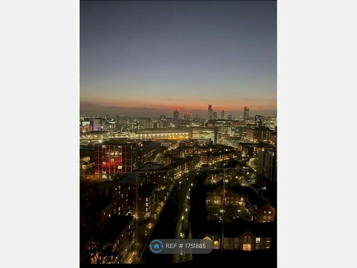 2 Bedroom Flat To Rent In Manchester, Manchester, M4