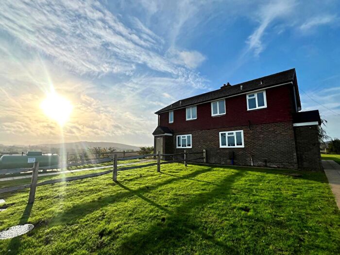 3 Bedroom House To Rent In Cowlease Farm, Hamsey, BN8