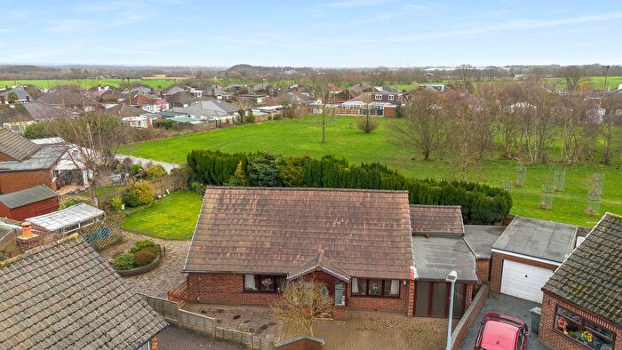 2 Bedroom Bungalow For Sale In Yvonne Close, Ashton-In-Makerfield, WN4