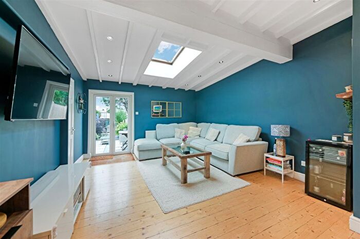 3 Bedroom Semi-detached House For Sale In Sutton Common Road, Sutton, SM3