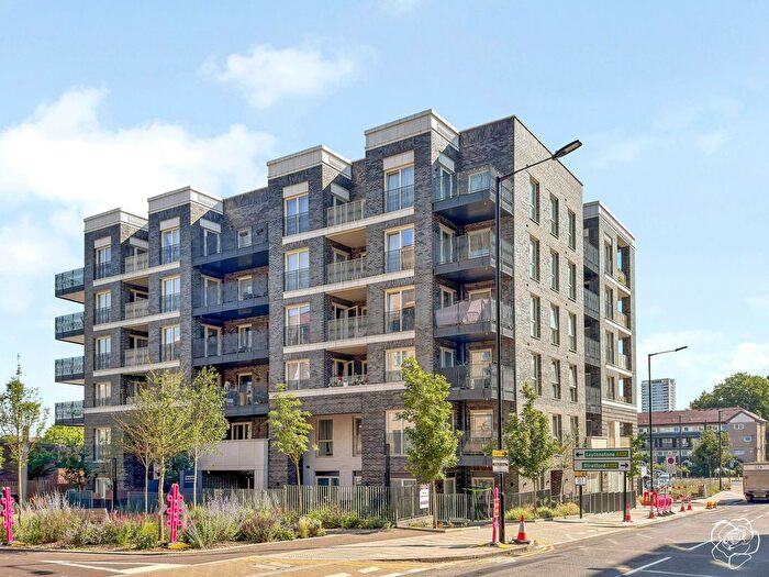 3 Bedroom Flat For Sale In Chadwick Building, Penny Brookes Street, Stratford, E15