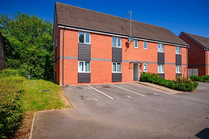 2 Bedroom Flat For Sale In Henton Court, Coventry, CV6