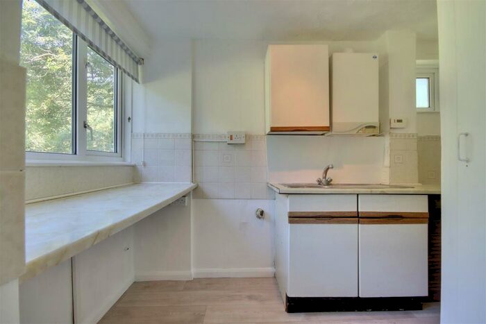 1 Bedroom Flat For Sale In Longfield Avenue, Fareham, PO14