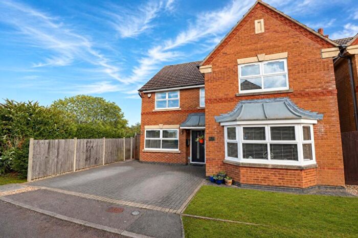 4 Bedroom Detached House For Sale In Teasel Close, Rushden, Northamptonshire, NN10