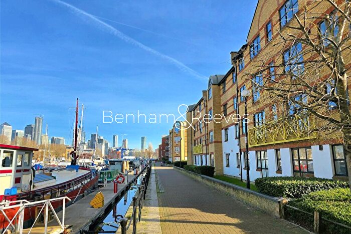 Studio To Rent In Transom Close, Surrey Quays, SE16