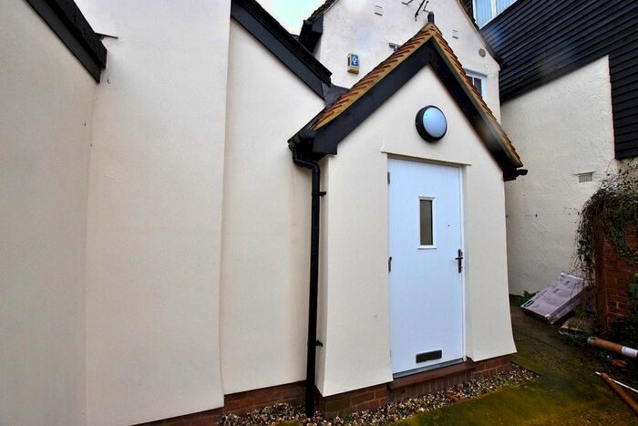 1 Bedroom Flat To Rent In High Street, Dunmow, CM6