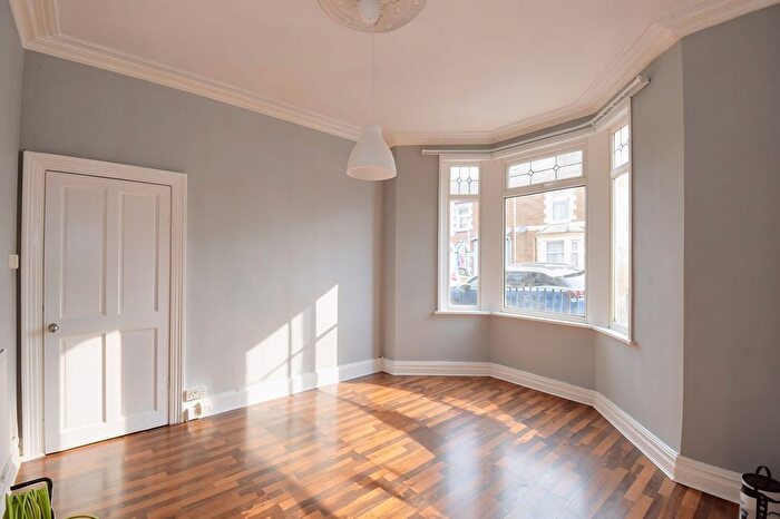 3 Bedroom Terraced House To Rent In Pentrebane Street, Cardiff, CF11