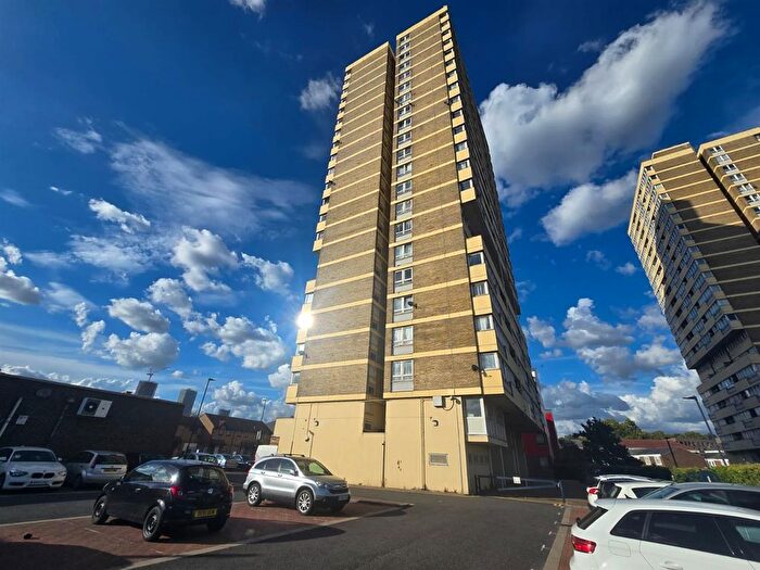 2 Bedroom Flat To Rent In Abbey Road, London, E15