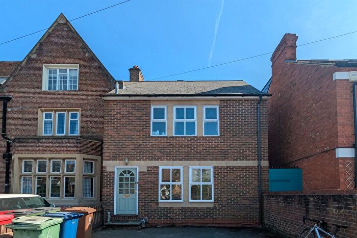 4 Bedroom Semi-Detached House To Rent In Charles Street, Oxford, OX4