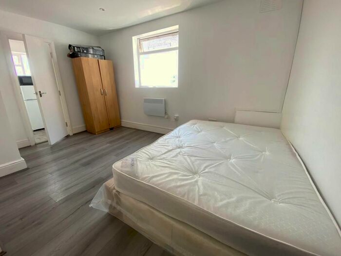 1 Bedroom Studio To Rent In Cherry Orchard Road, Croydon, CR0